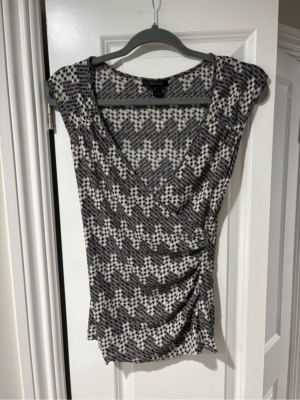 Express Black & White Printed Surplice Women’s Top